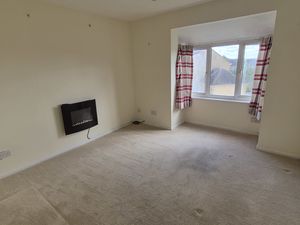 Sitting Room/Dining Room- click for photo gallery